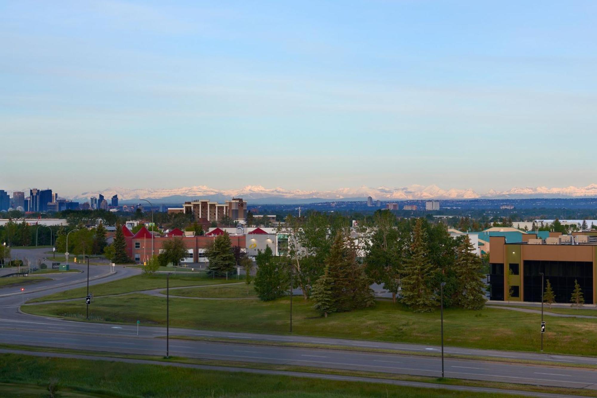 Residence Inn By Marriott Calgary Airport Kültér fotó